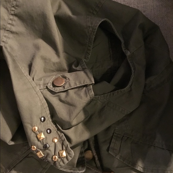 Chlad Madele Green Vest  Size Small $45 - Picture 14 of 16